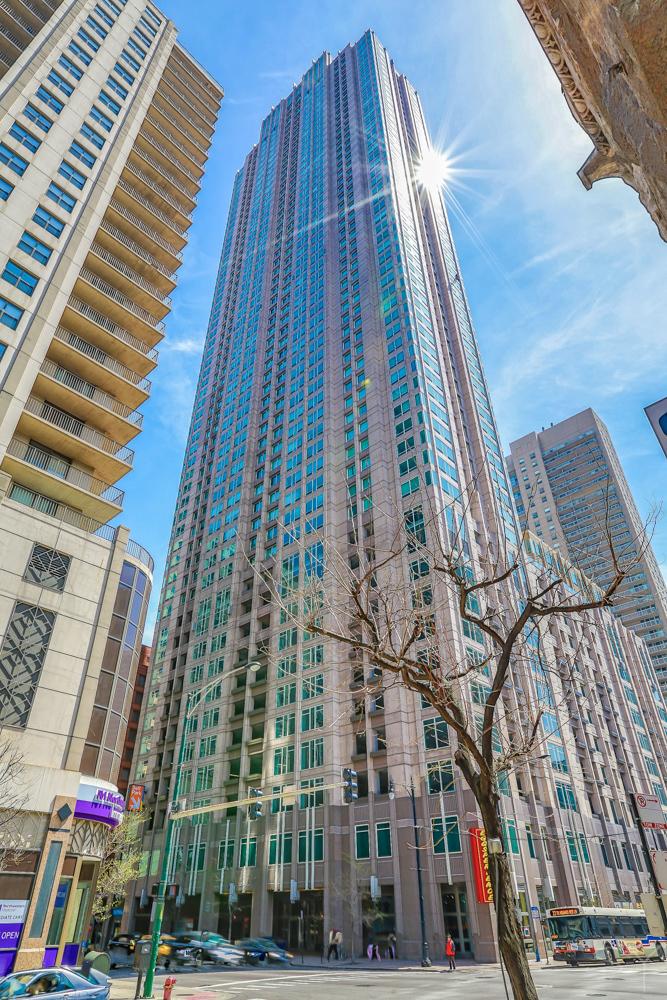 33 W Ontario St. #P10W17, Chicago, IL 60654