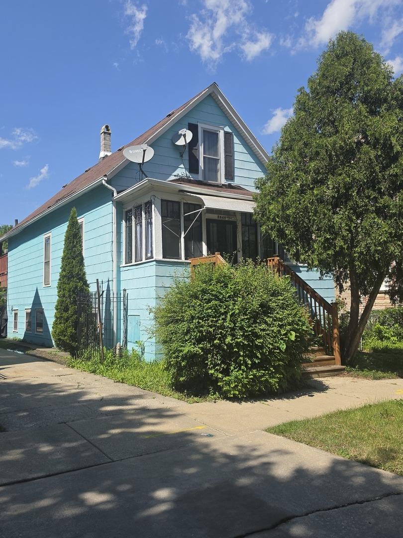 5948 W Walton St., Chicago, IL 60651