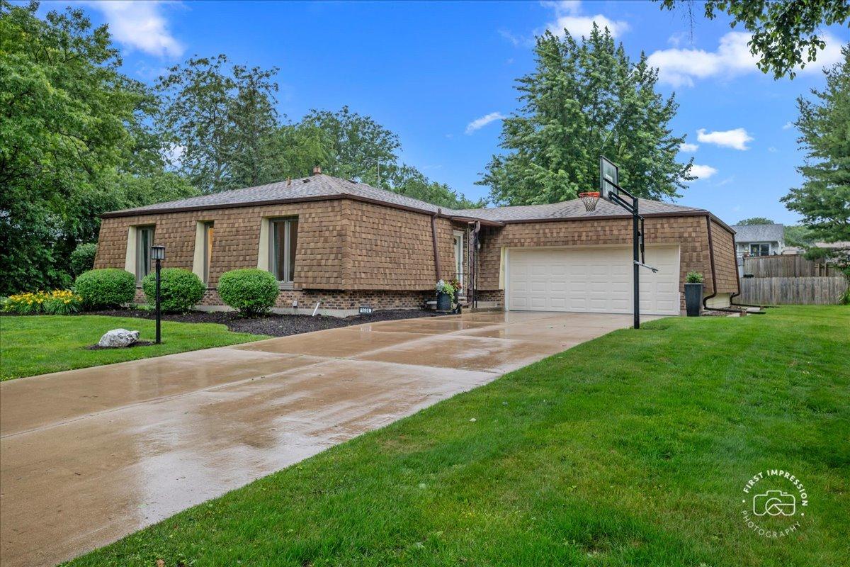 1024 Maple Ln., Batavia, IL 60510