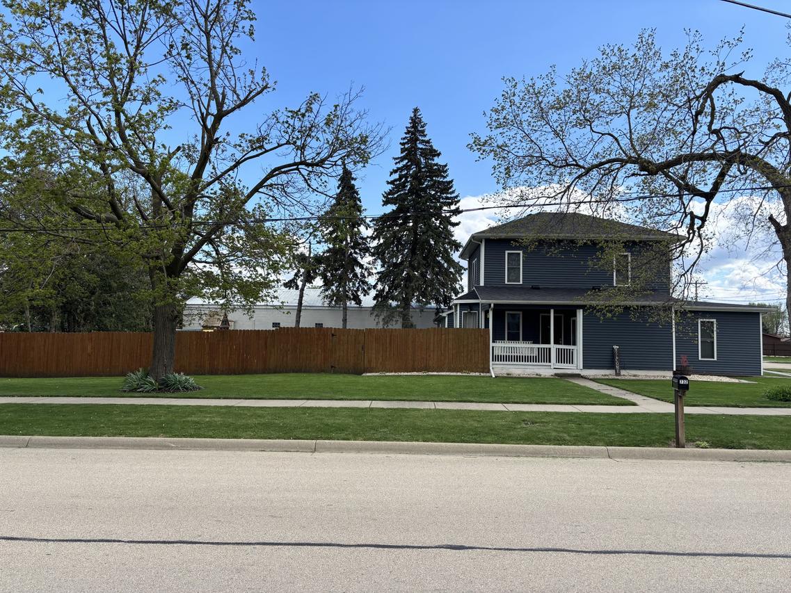 732 W 2nd St., Byron, IL 61010