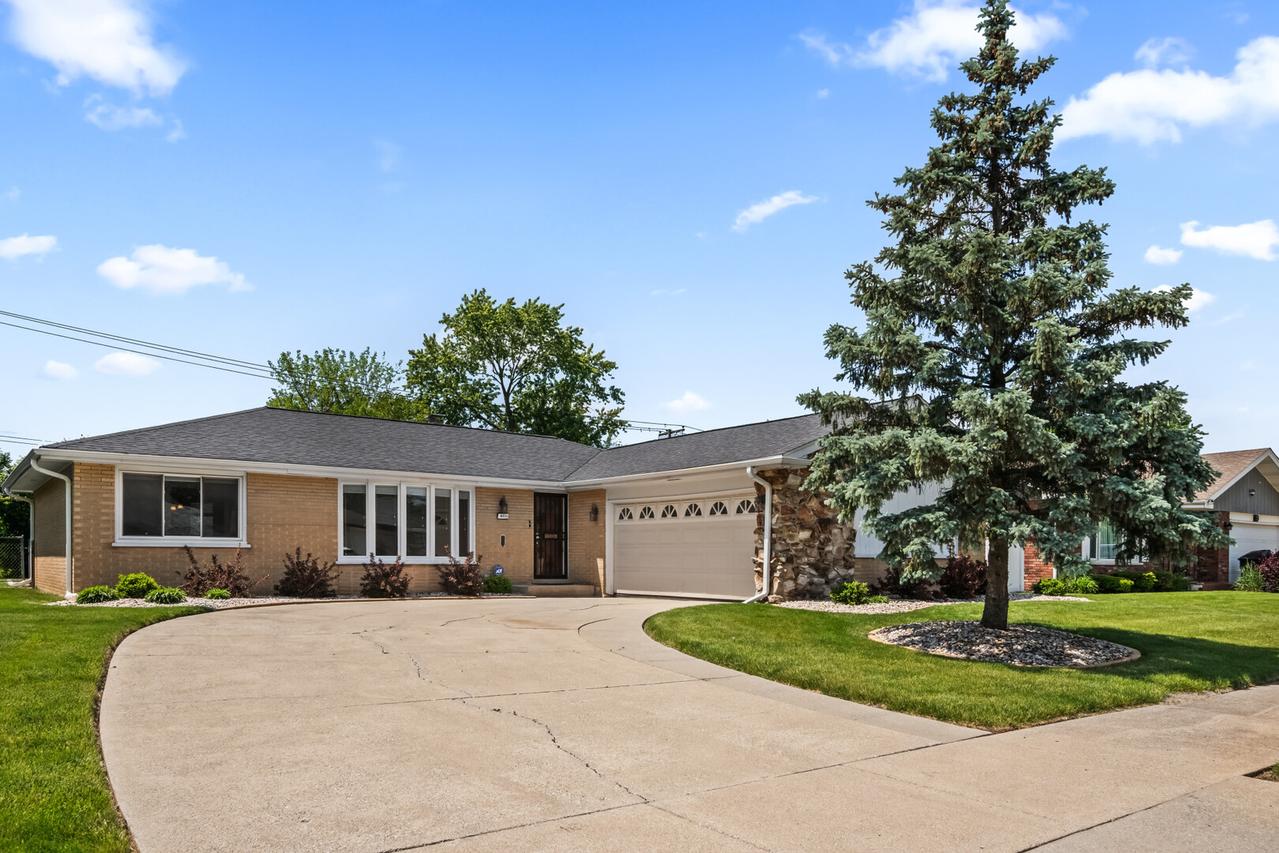 16650 Greenwood Ave., South Holland, IL 60473