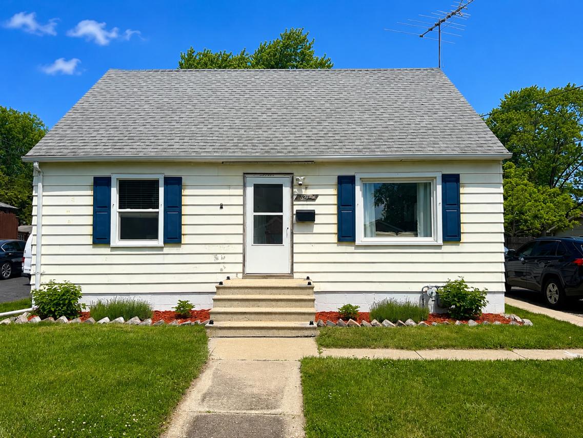 1004 21st St., Zion, IL 60099