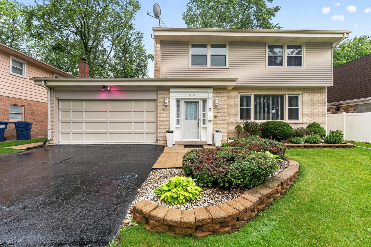 812 Elm St., Flossmoor, IL 60422