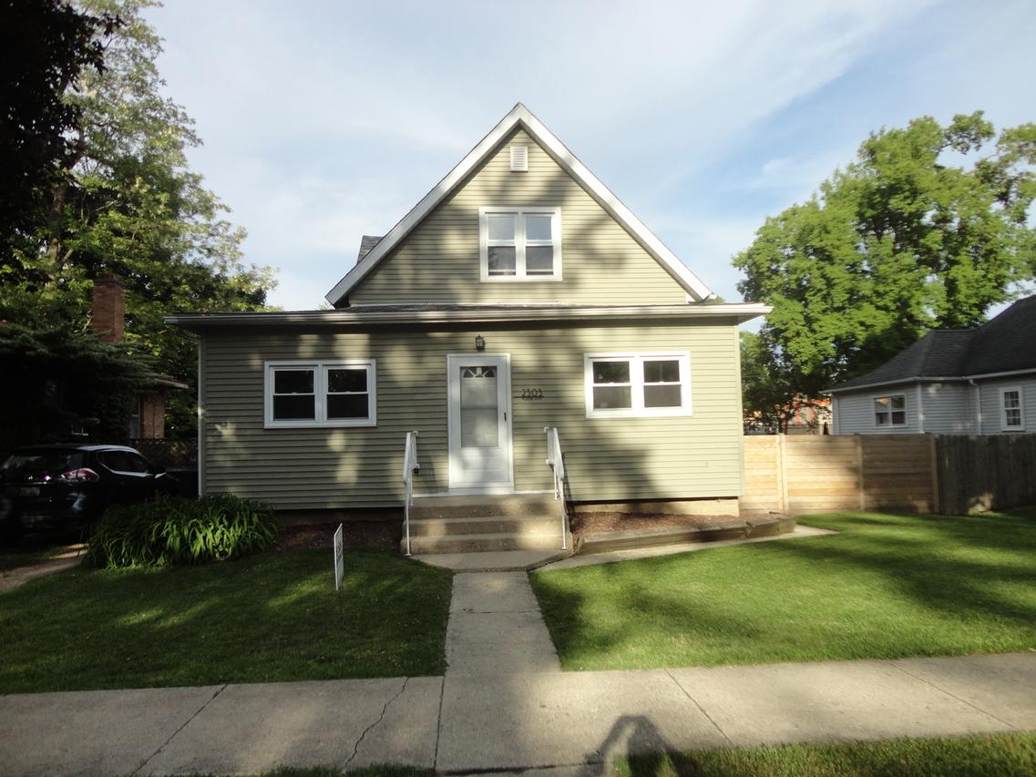 2305 Elisha Ave., Zion, IL 60099