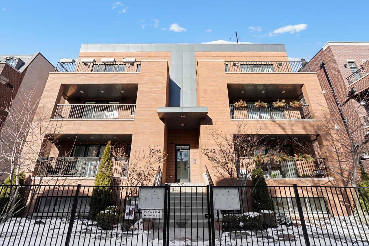 1042 W Altgeld St. #1S, Chicago, IL 60614