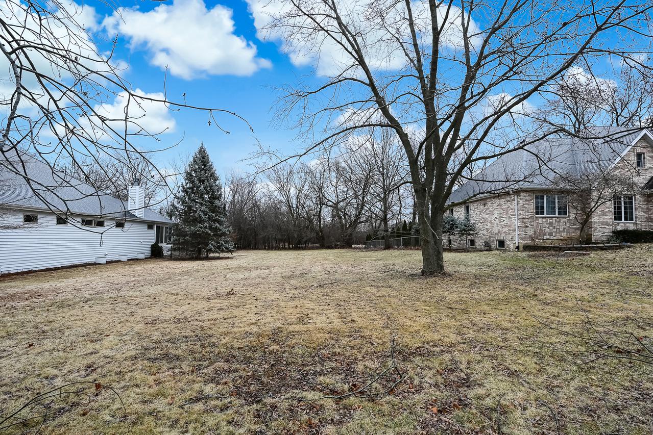 1333 S Ridge Rd., Willowbrook, IL 60527