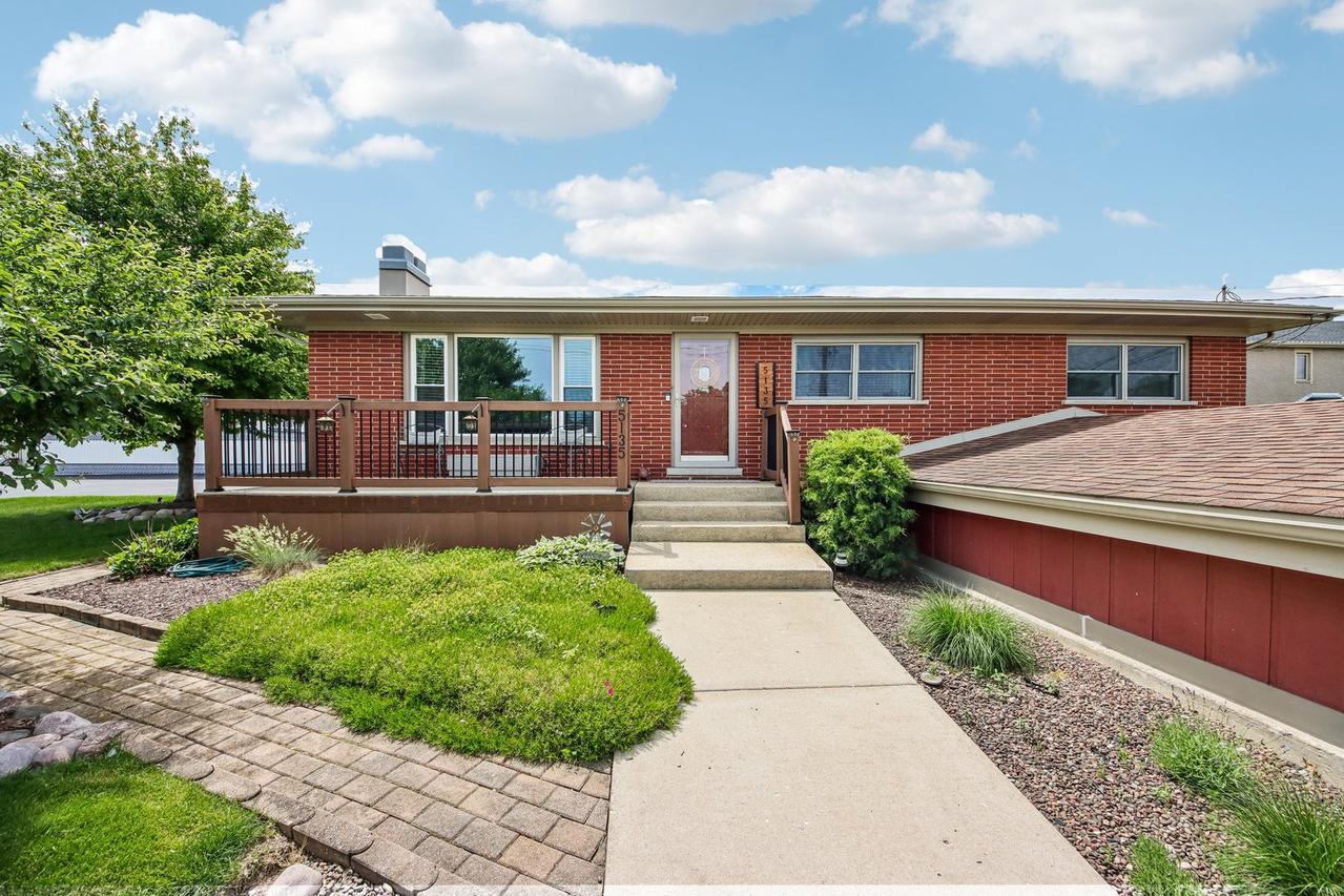 5135 155th St., Oak Forest, IL 60452