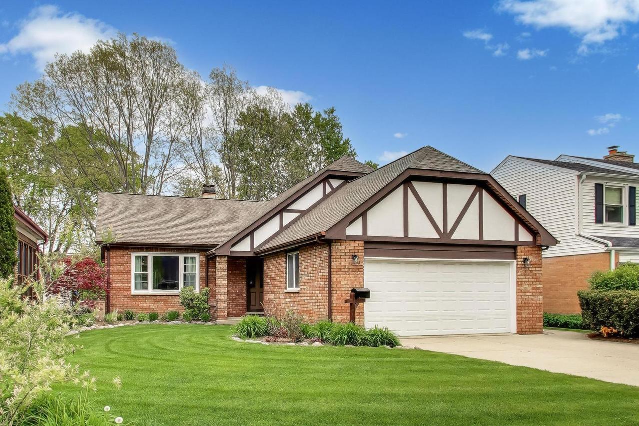 313 S Hi Lusi Ave., Mount Prospect, IL 60056