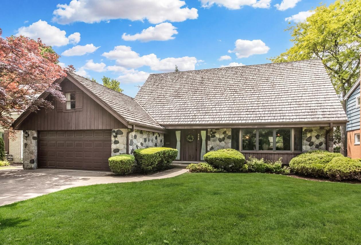 700 S Hamlin Ave., Park Ridge, IL 60068