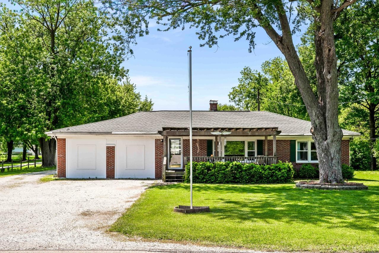 209 Woodrig Rd., Bloomington, IL 61704