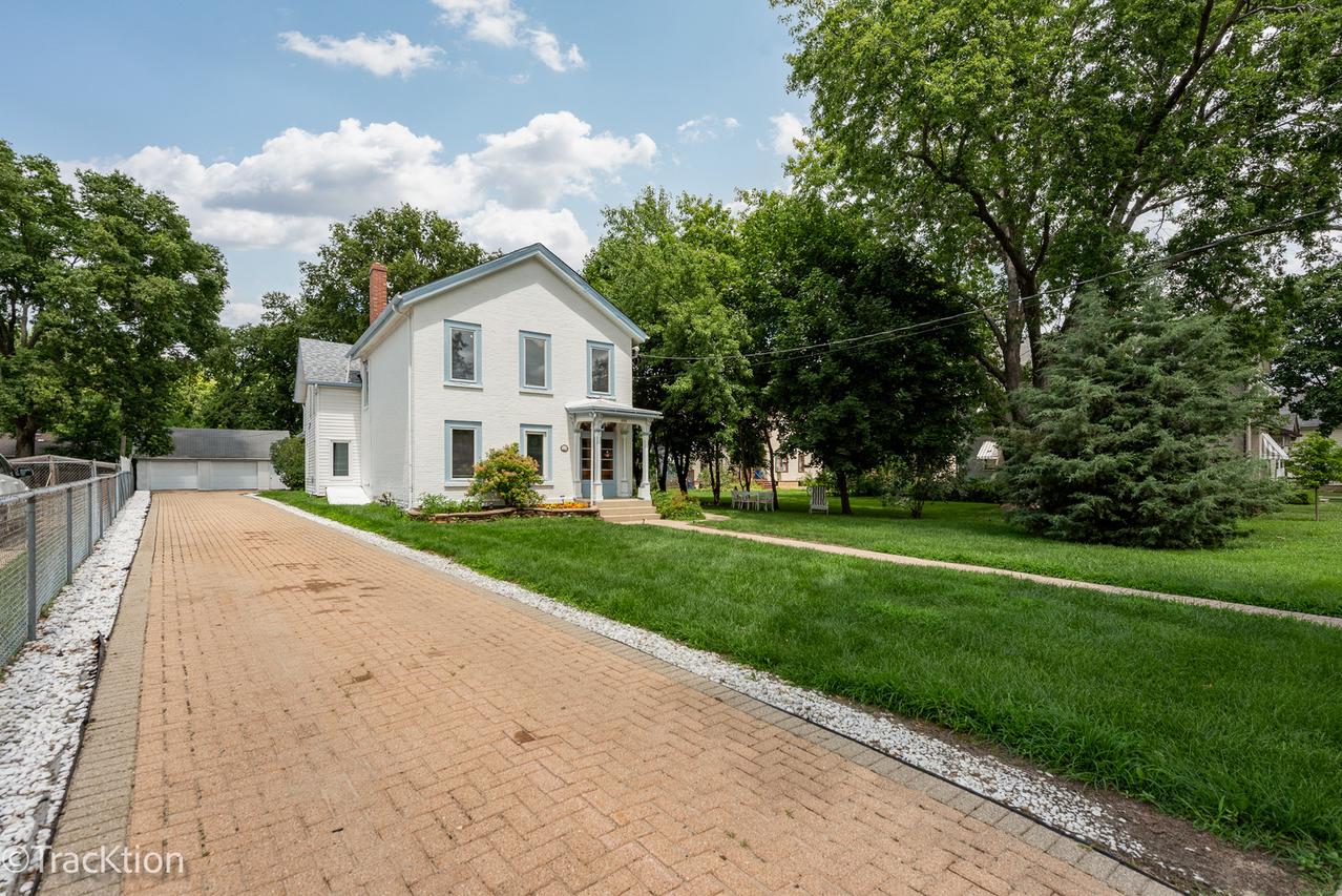383 W Park Ave., Aurora, IL 60506