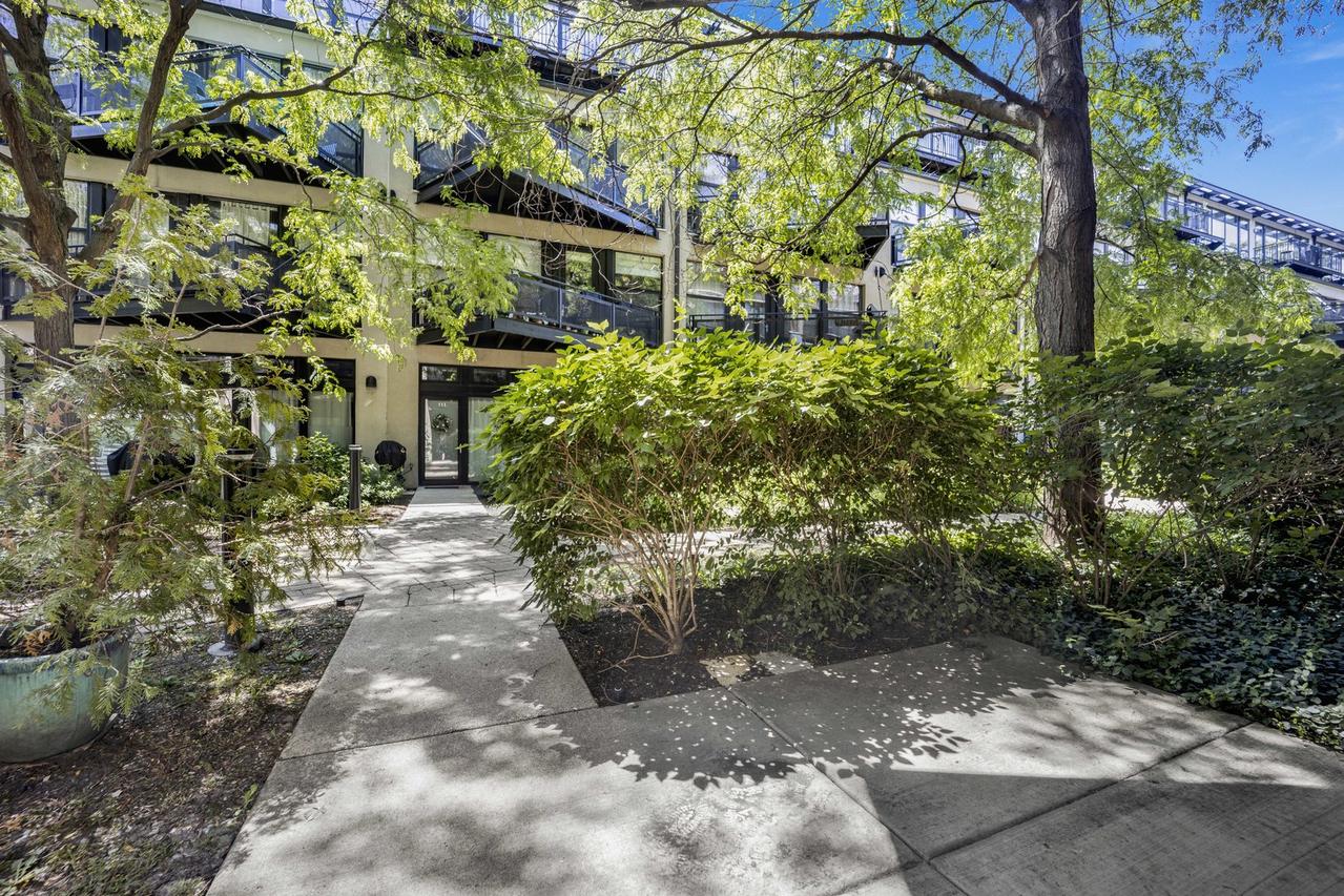 1111 W 14th Pl. #111, Chicago, IL 60608