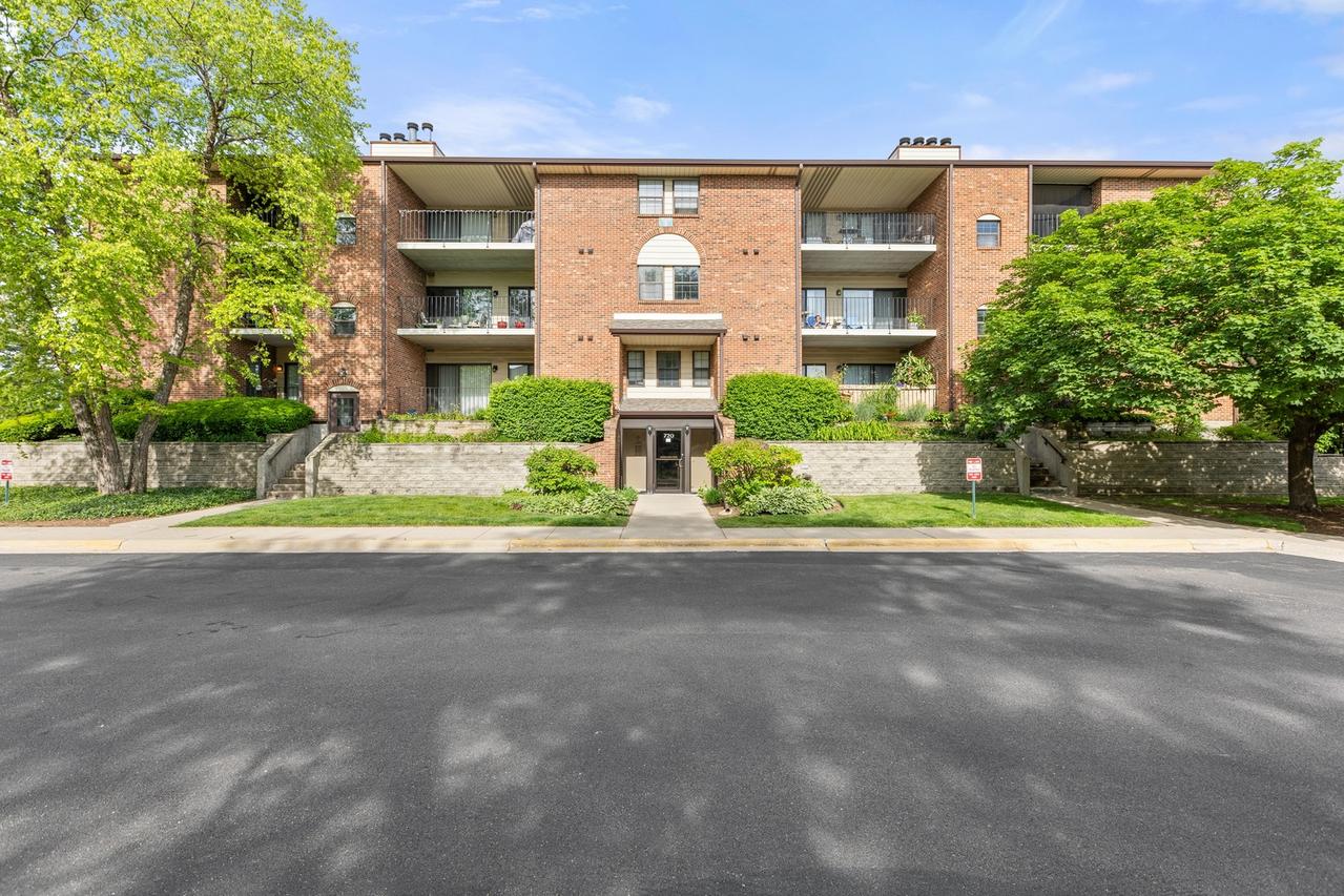 720 Weidner Rd. #307, Buffalo Grove, IL 60089