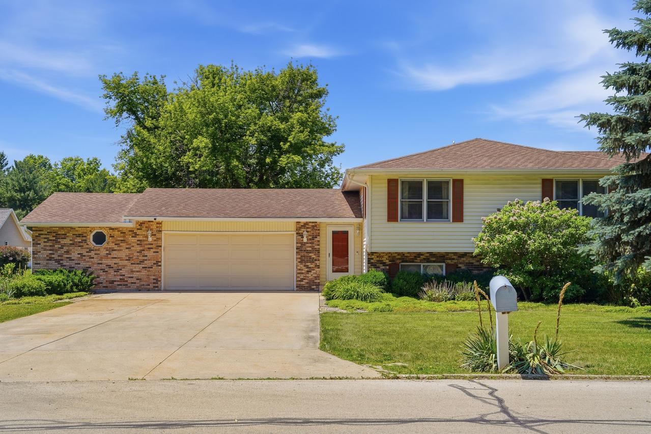 3603 14th Ave., Sterling, IL 61081