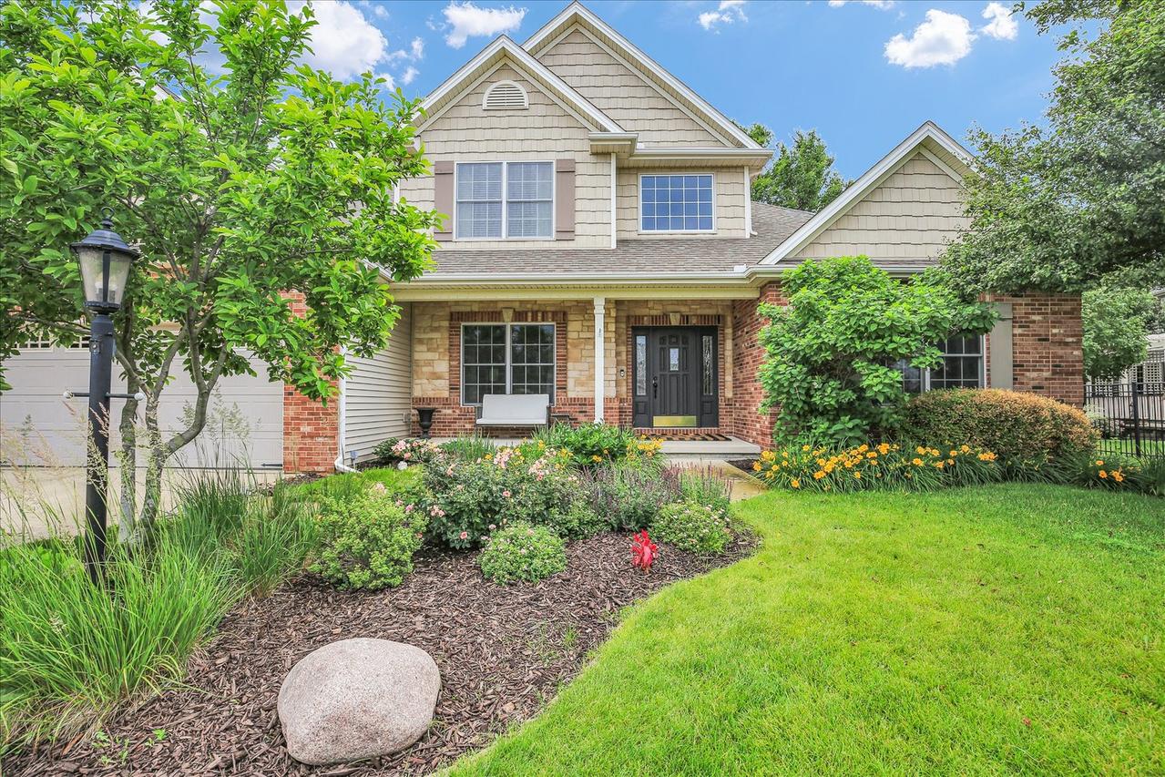 9 Della Ct., Savoy, IL 61874