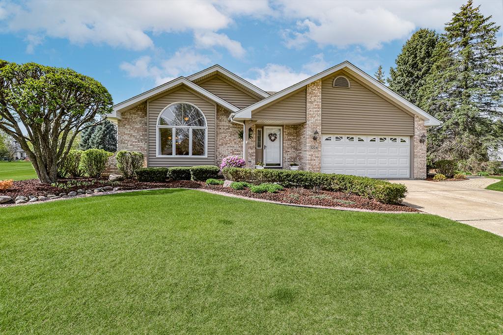 3204 Hickory Creek Dr., New Lenox, IL 60451