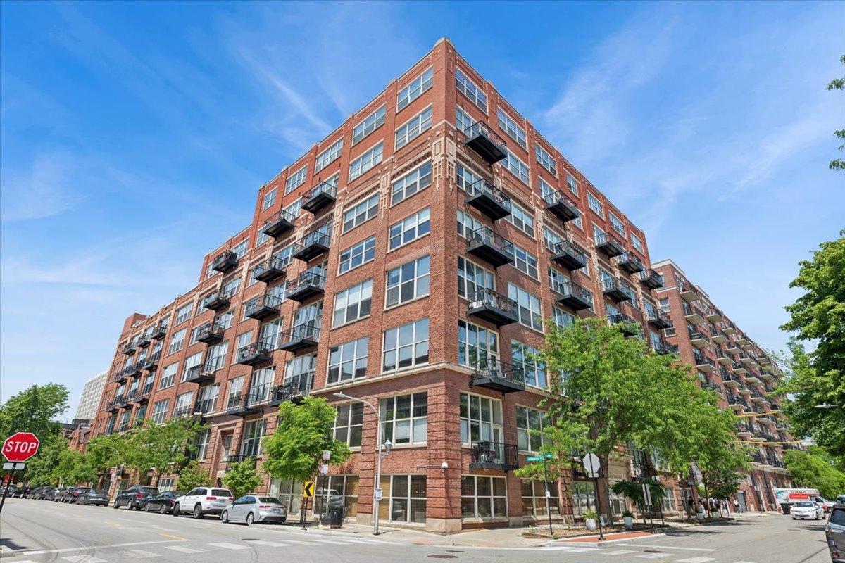 1500 W Monroe St. #325, Chicago, IL 60607