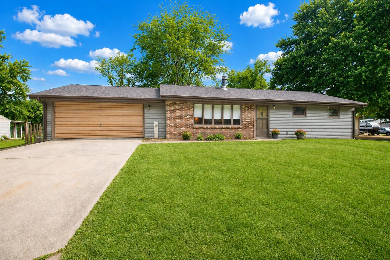 5091 W Murray Dr., Dixon, IL 61021