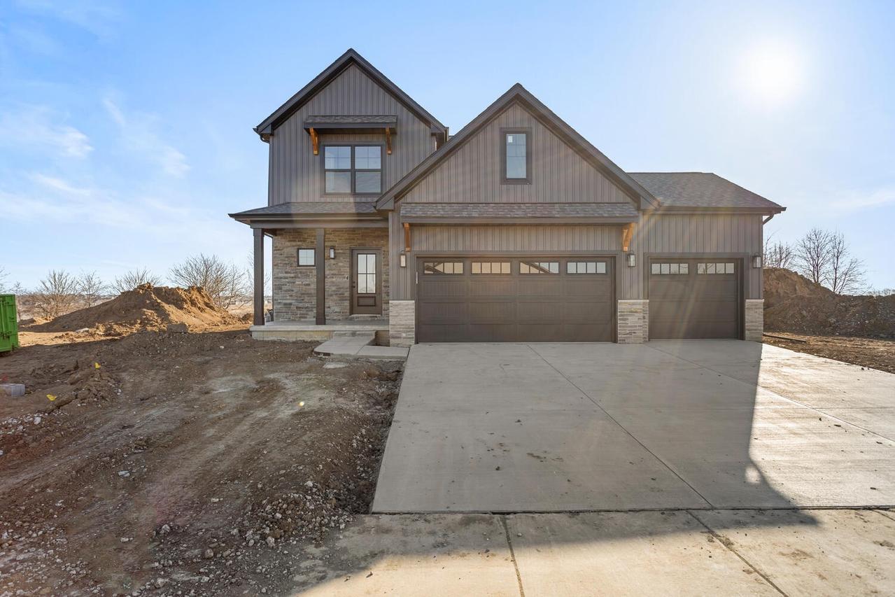 201 Collins Dr., Mahomet, IL 61853