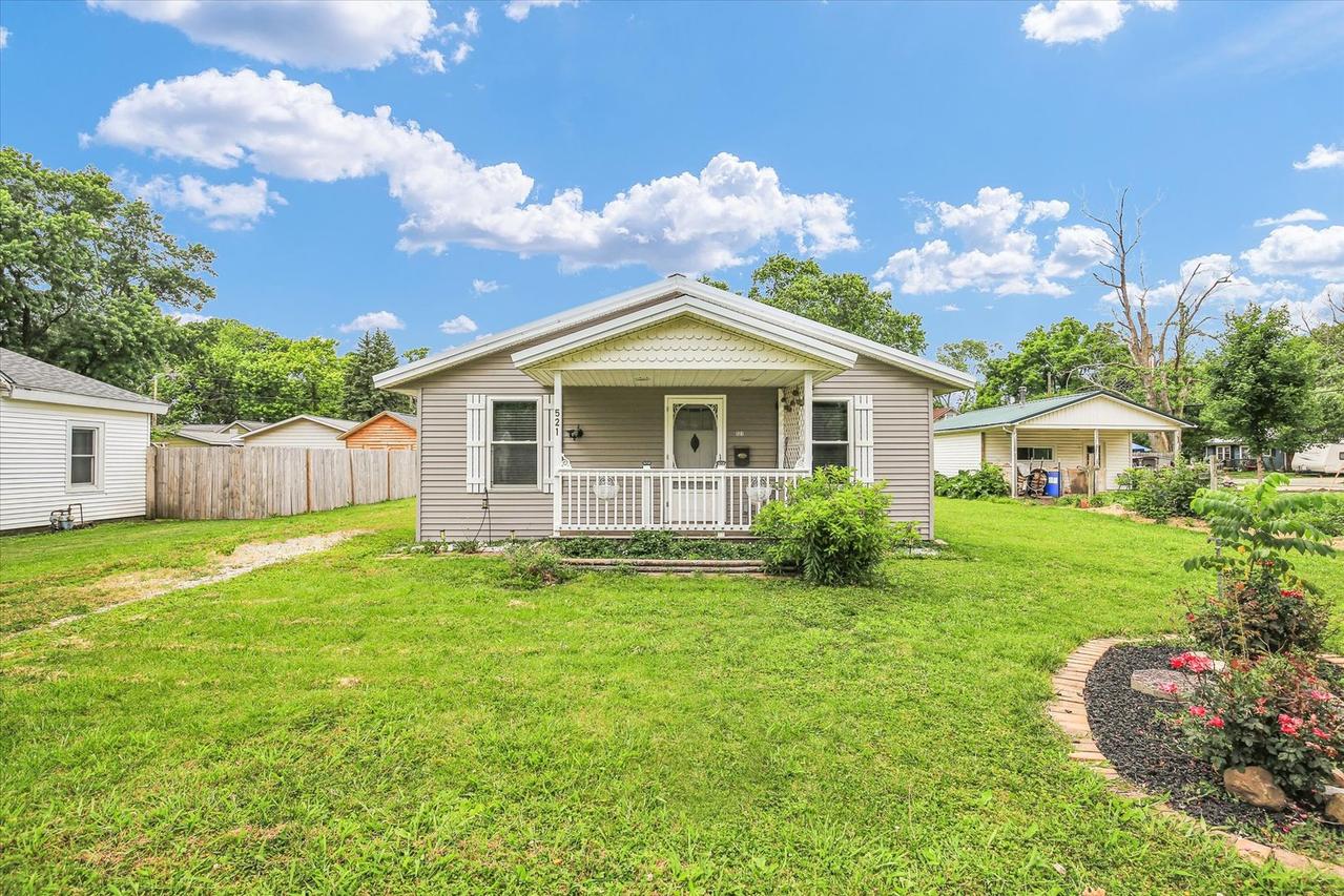 521 N Mcclellan St., Sullivan, IL 61951