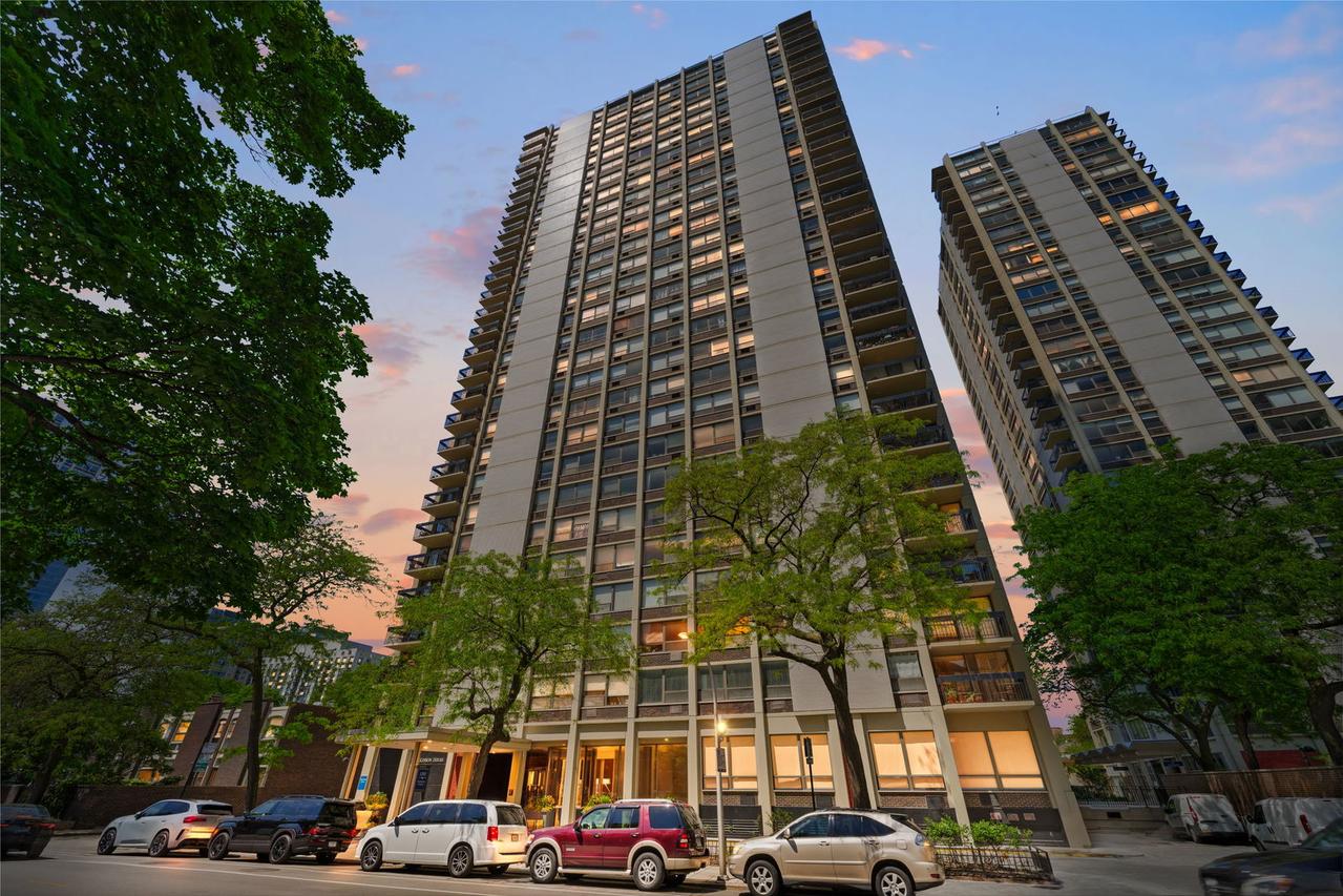 1355 N Sandburg Ter. #1601D, Chicago, IL 60610