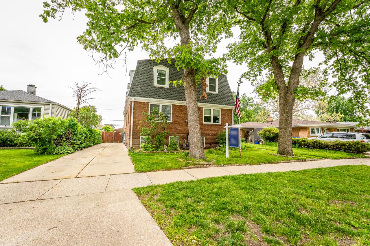 4521 S Wisconsin Ave., Forest View, IL 60402