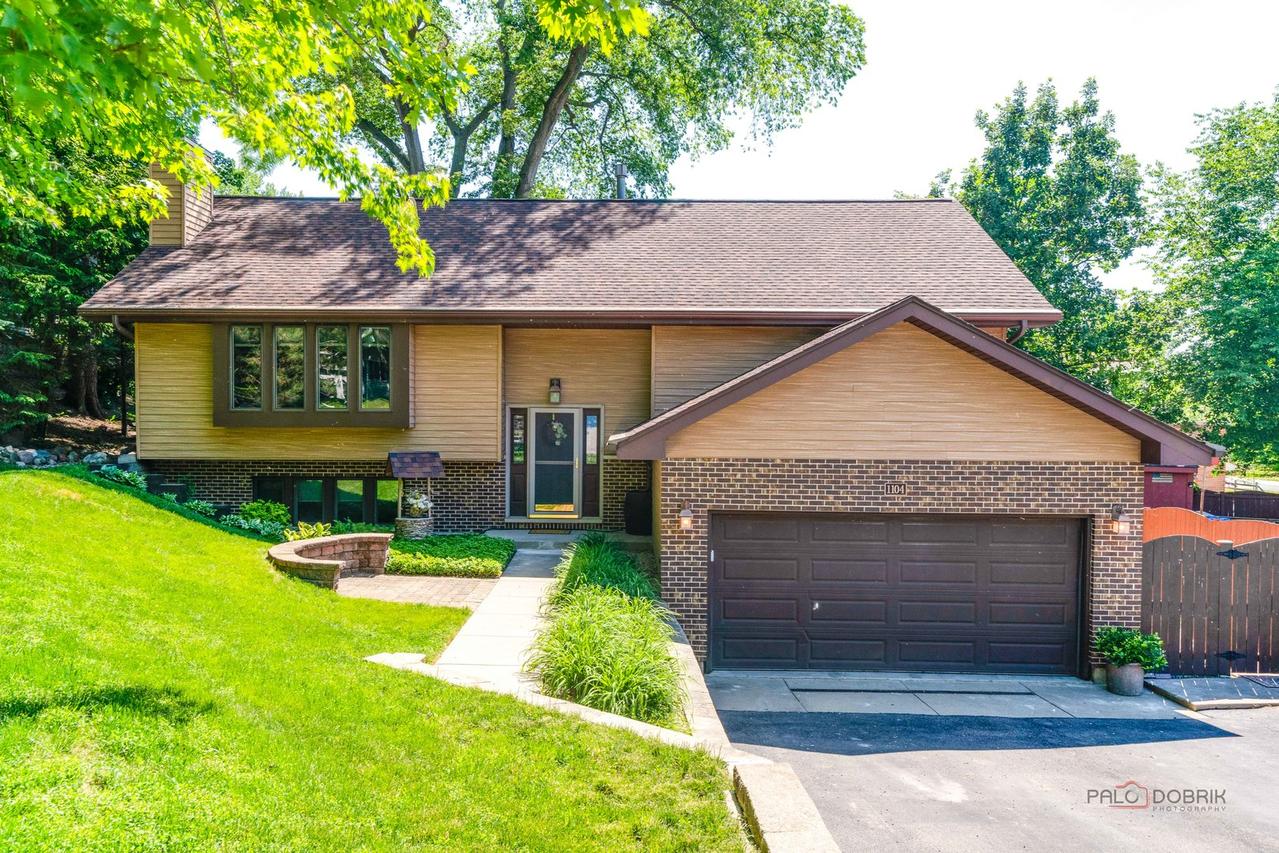 1104 Monroe St., Wauconda, IL 60084