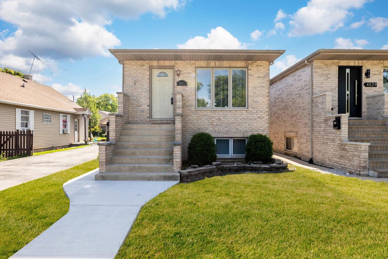 4827 S Linder Ave., Chicago, IL 60638