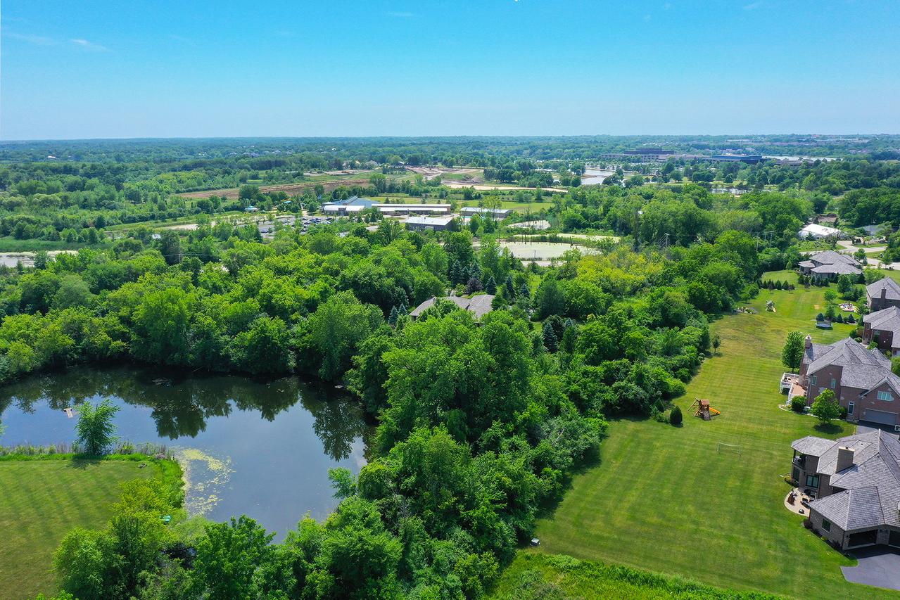 4594 Patricia Dr., Long Grove, IL 60047