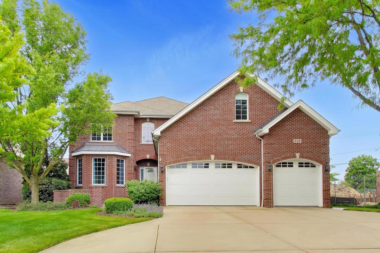 626 N Van Auken St., Elmhurst, IL 60126