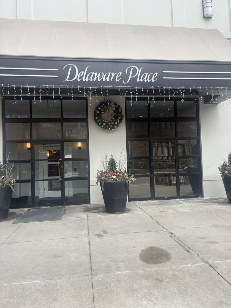 33 W Delaware Pl. #15D, Chicago, IL 60610