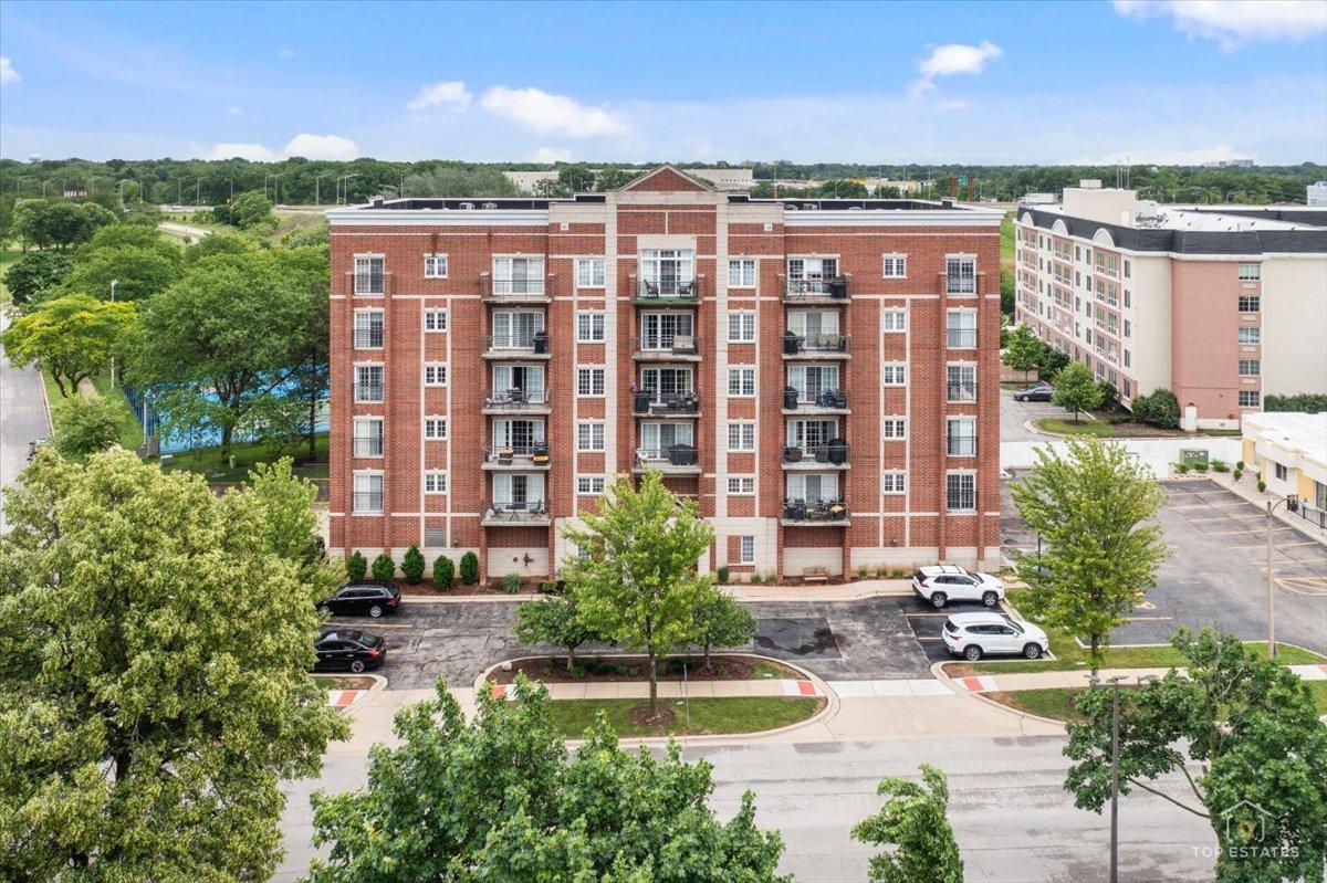 405 S Creekside Dr. #604, Palatine, IL 60074