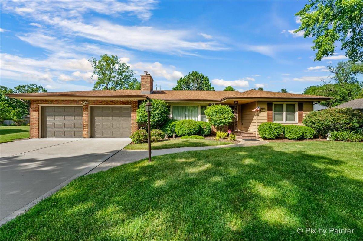 340 Hilkert Ct., Crystal Lake, IL 60014