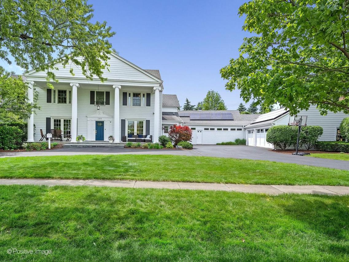 260 Stonegate Rd., Clarendon Hills, IL 60514