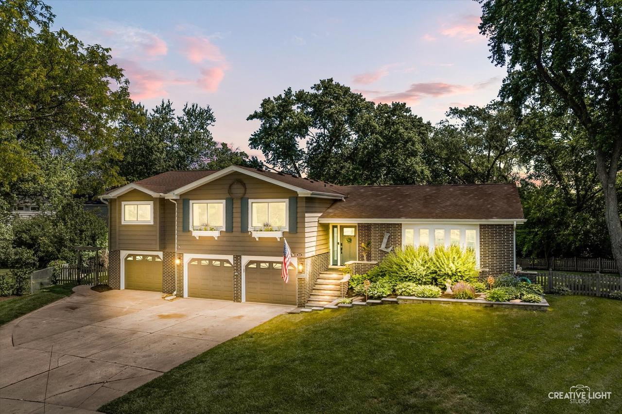 680 Glen Haven Ln., Glen Ellyn, IL 60137