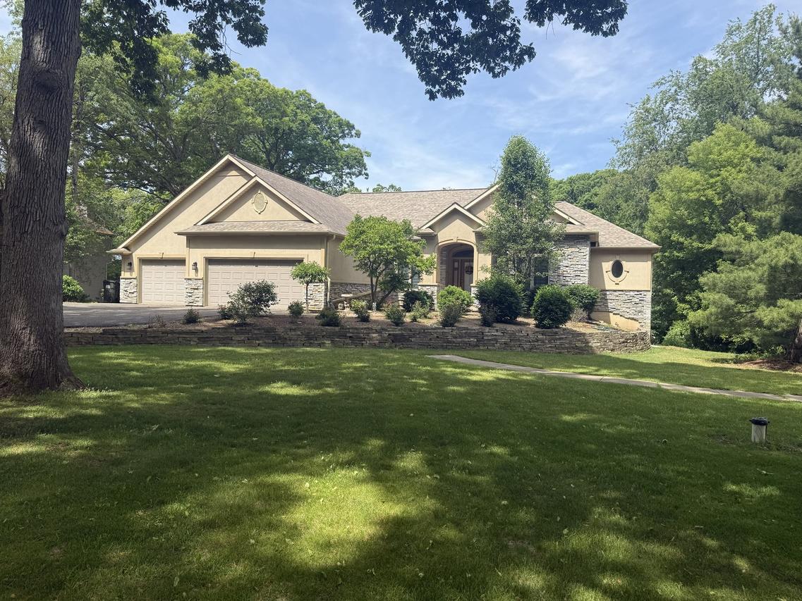 10605 Red Hawk Ln., Spring Grove, IL 60081