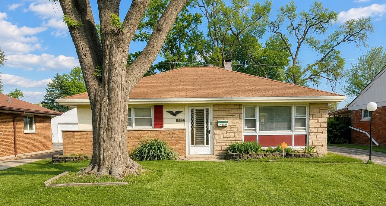 15527 Rose Dr., South Holland, IL 60473
