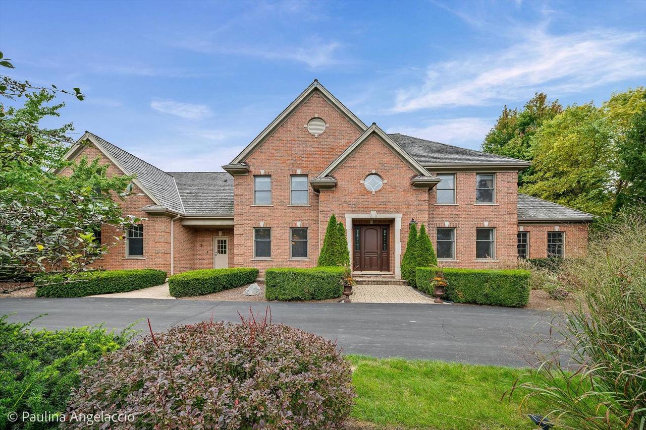 2 Marbury Ln., Barrington Hills, IL 60010