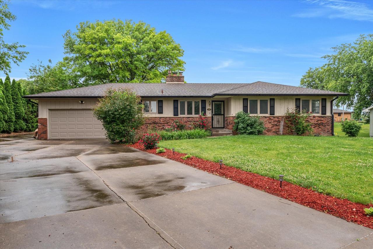 11822 3rd St., Milan, IL 61264