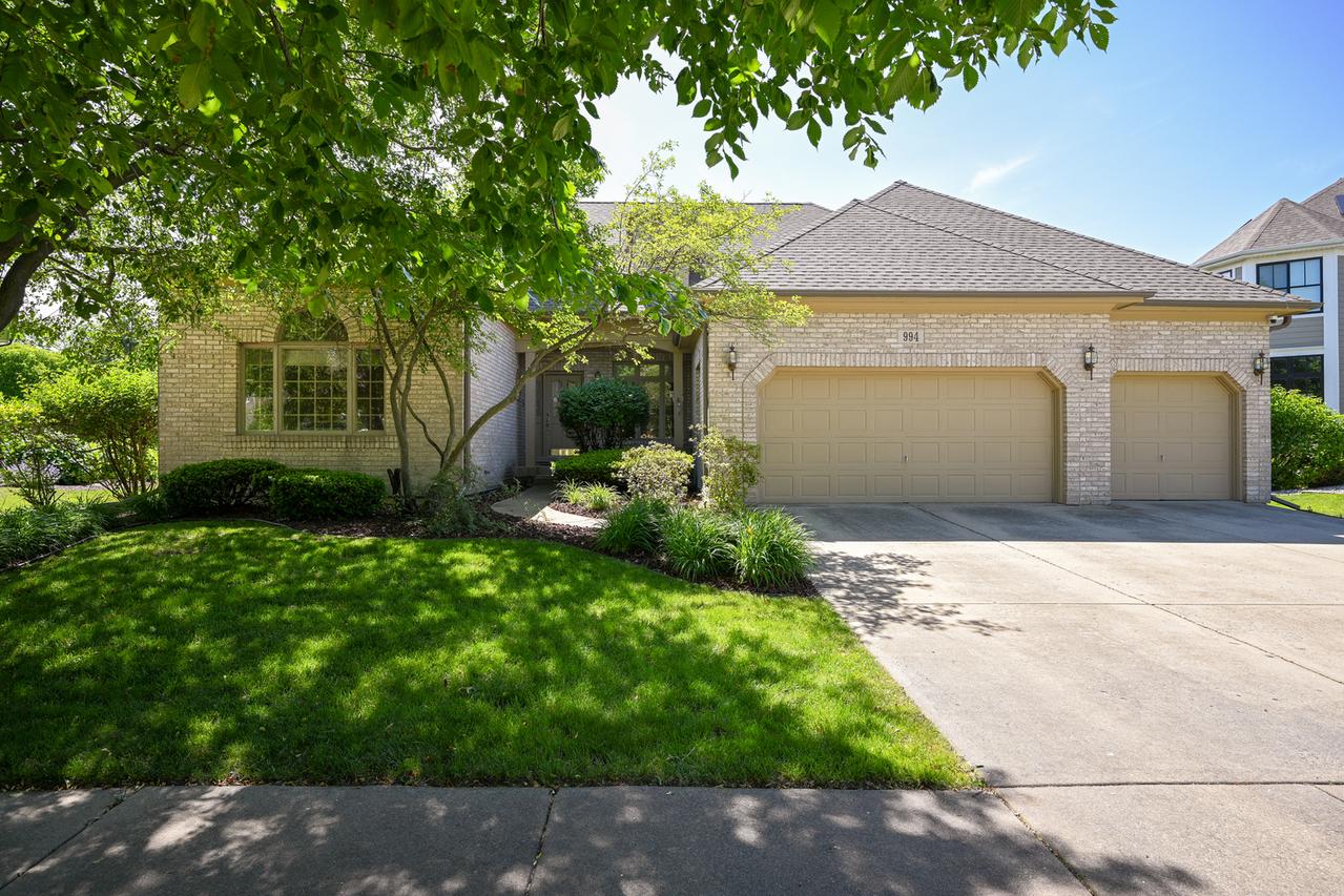 994 Chadwick Ct., Aurora, IL 60502