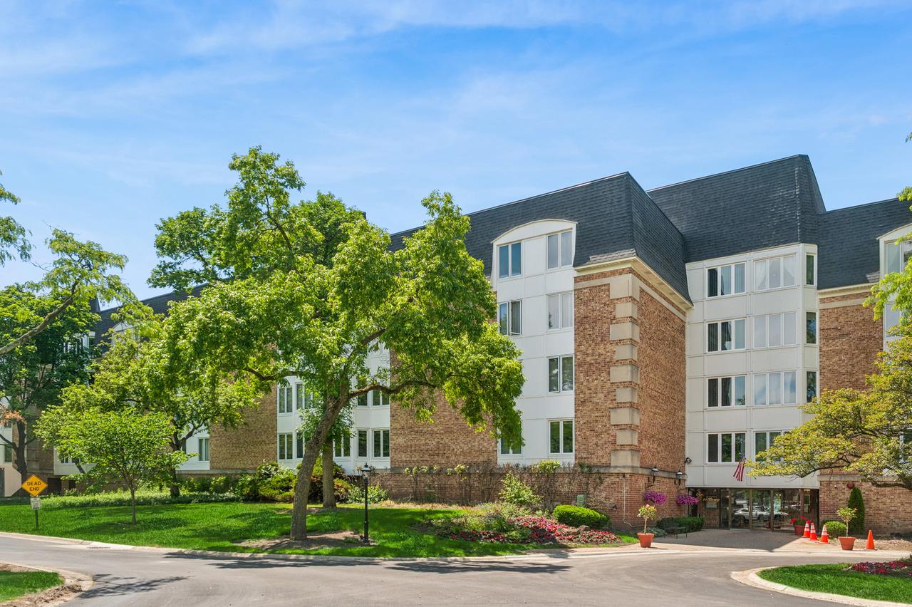 150 Lake Blvd. #112, Buffalo Grove, IL 60089