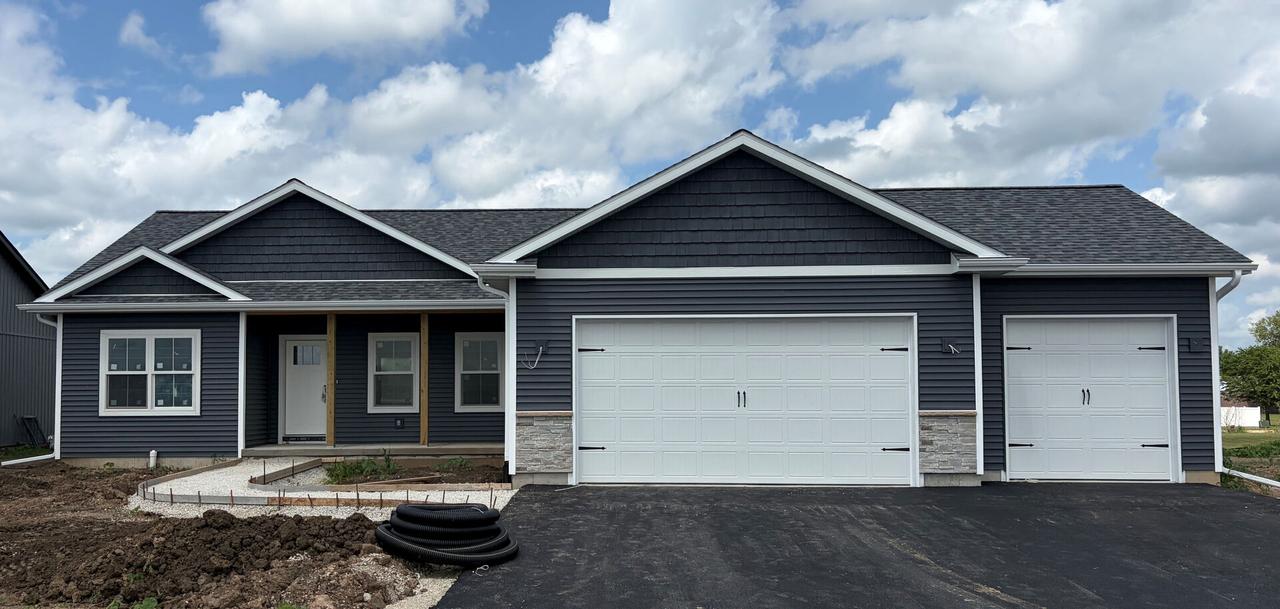 525 W Dimon St., Rochelle, IL 61068