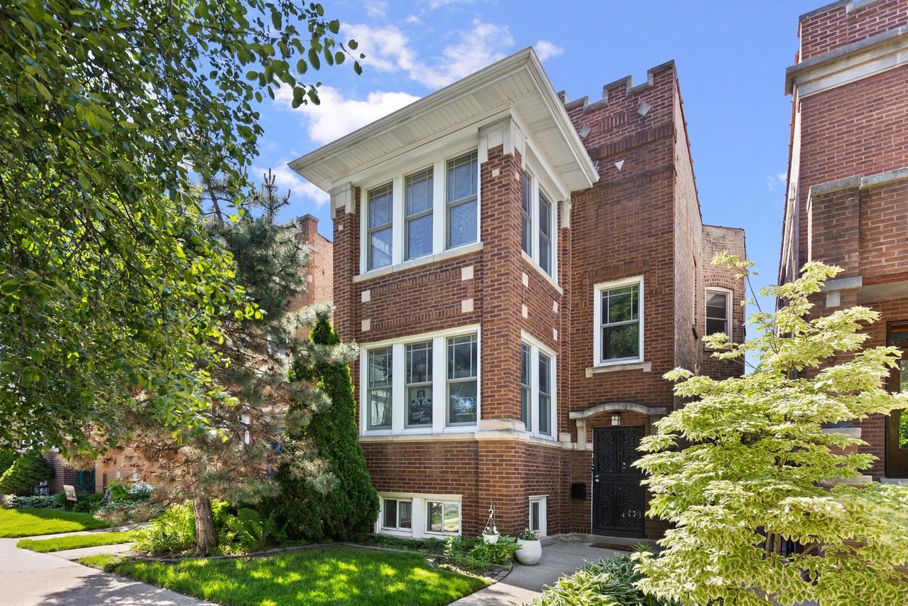2541 W Argyle St., Chicago, IL 60625