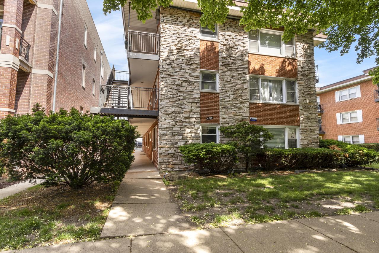 4229 N Keystone Ave. #1F, Chicago, IL 60641