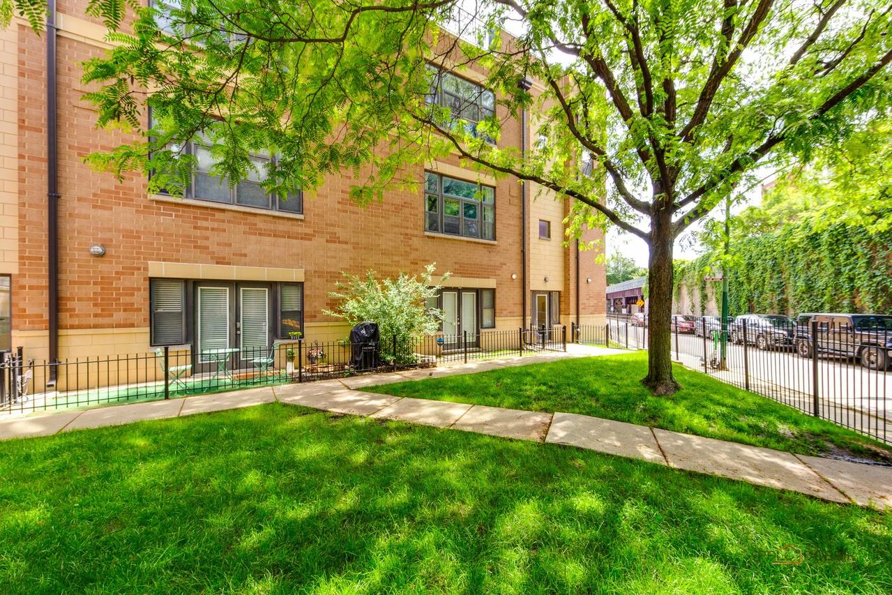 2300 W Bloomingdale Ave. #D, Chicago, IL 60647