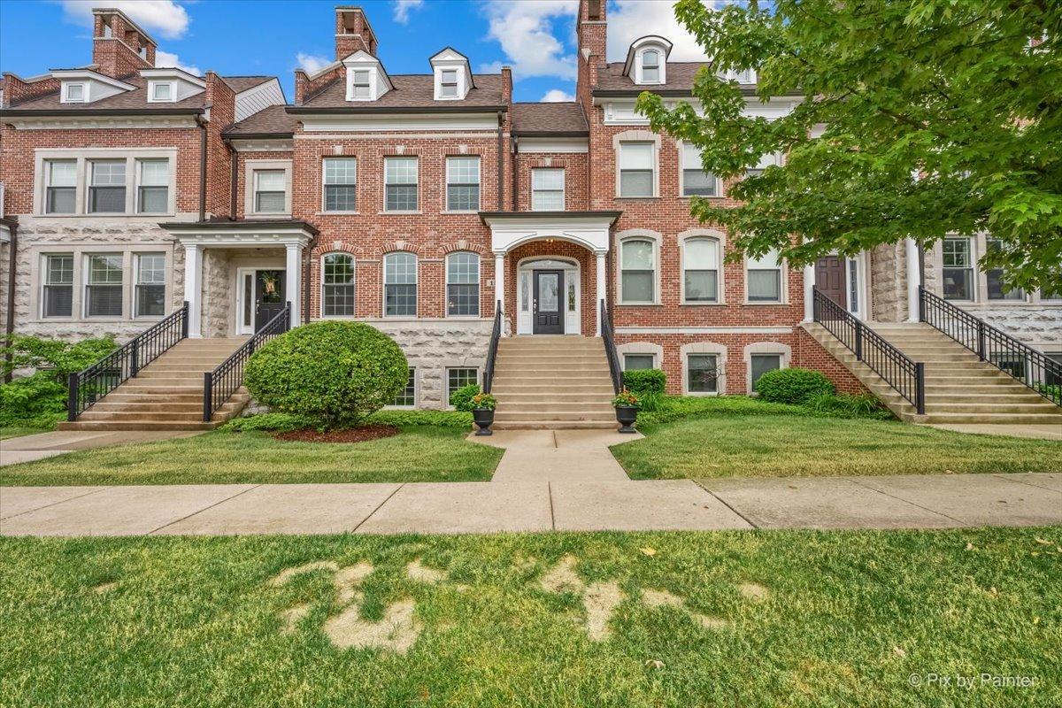 15 North St. #4H, Woodstock, IL 60098