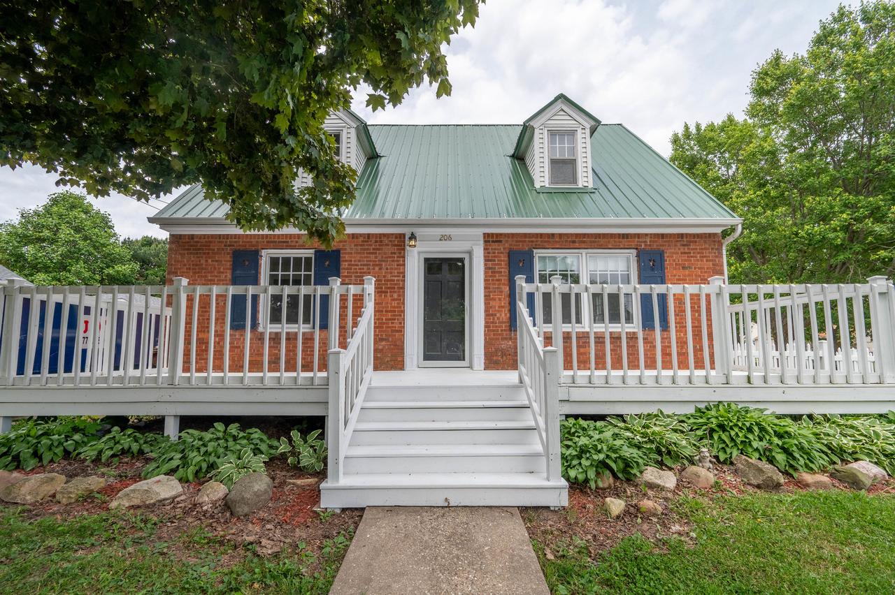 206 N Mulberry St., Mount Morris, IL 61054