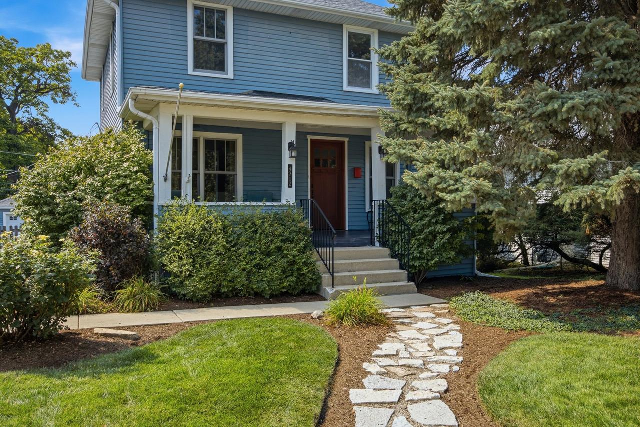 4712 Main St., Downers Grove, IL 60515