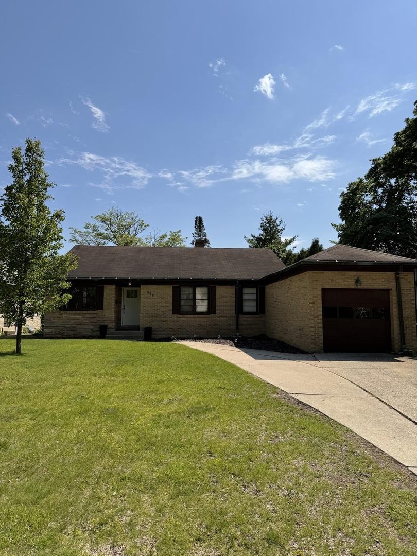 172 E Saint Charles Rd., Elmhurst, IL 60126