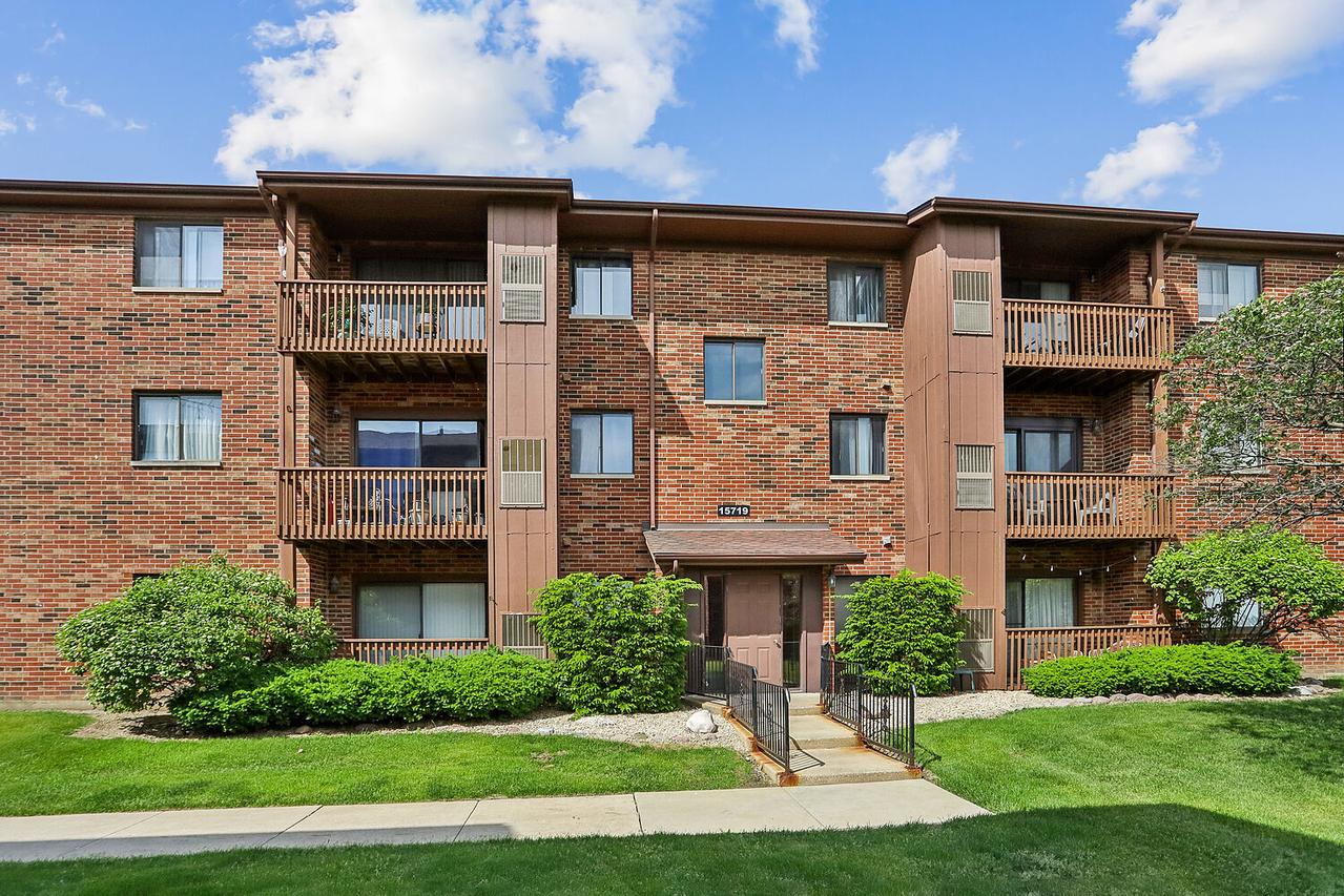 15719 Peggy Ln. #7, Oak Forest, IL 60452